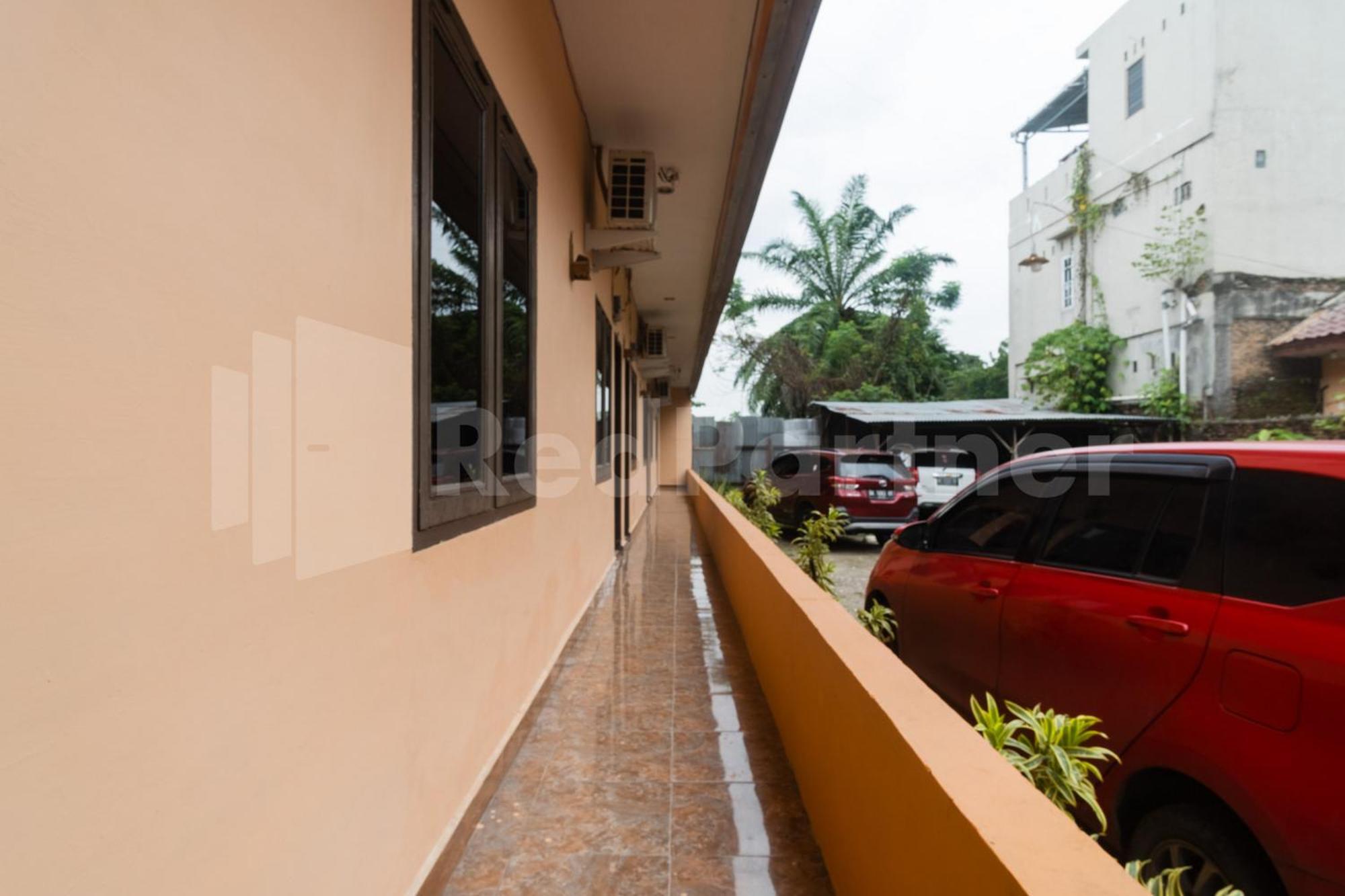 Teratai Guesthouse At Rs Adam Malik Medan Mitra Reddoorz Екстериор снимка