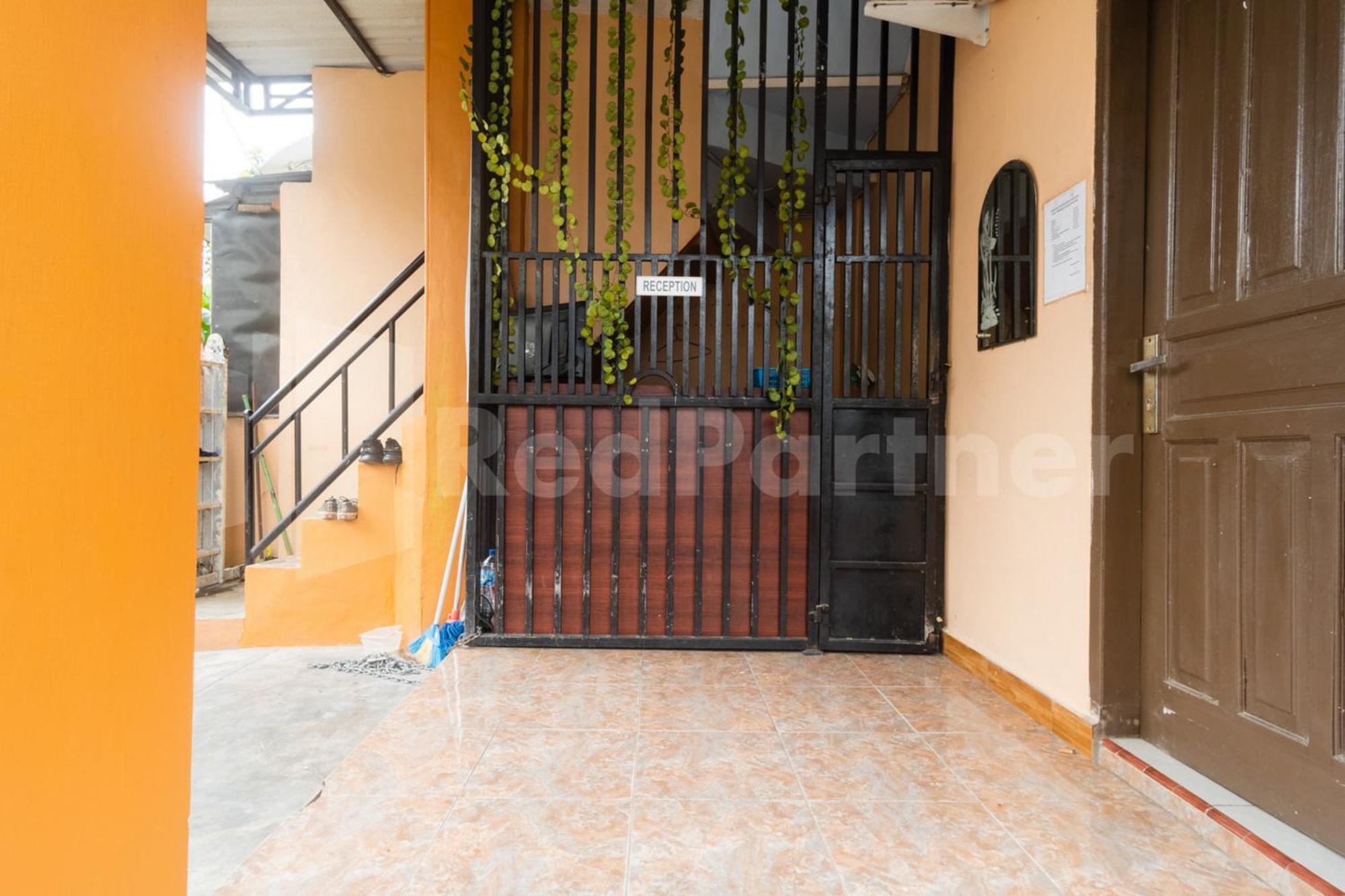 Teratai Guesthouse At Rs Adam Malik Medan Mitra Reddoorz Екстериор снимка